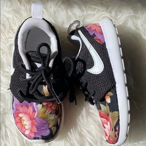 Custom Nike Rosche